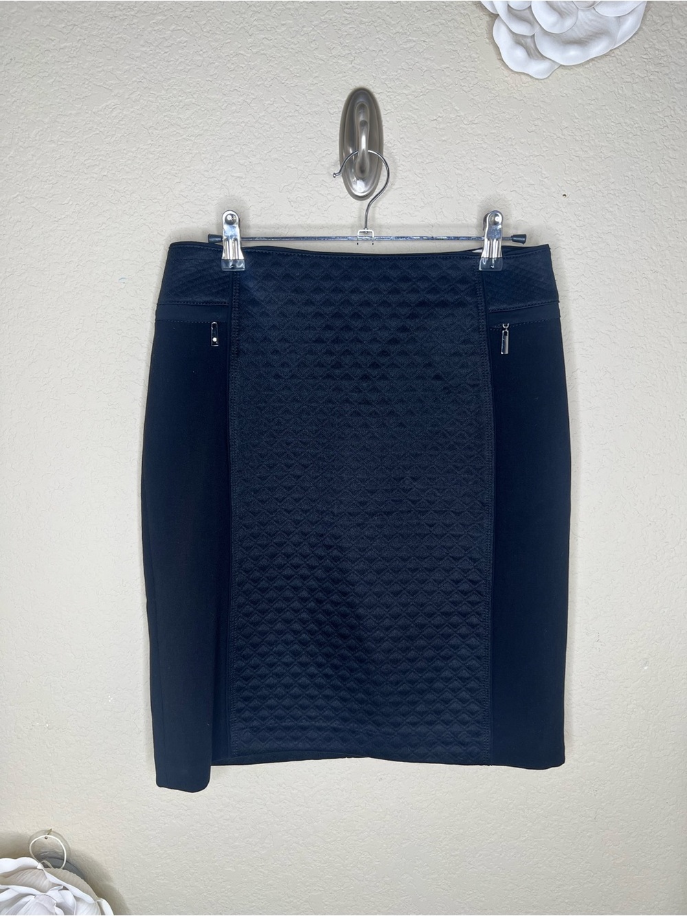 NTM: White House Black Market Black Quilted Pencil Skirt Size 4